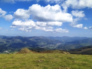 Panorámica del valle de Baztán con Destino Navarra
